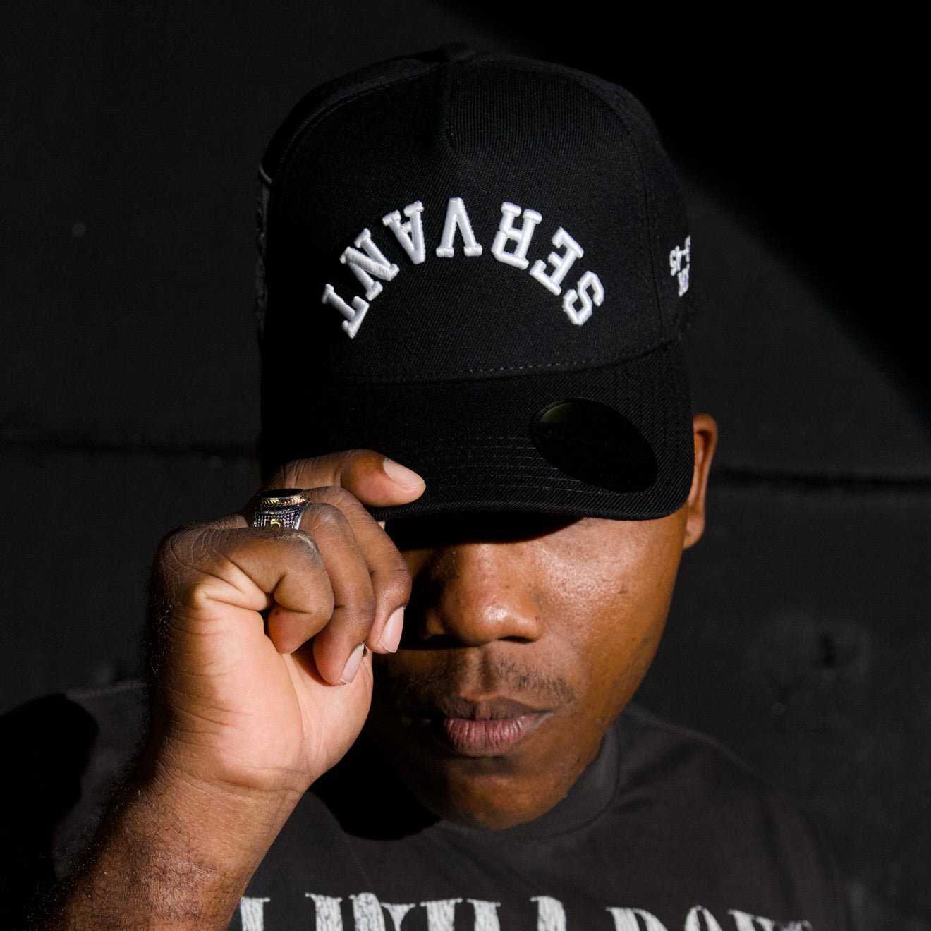 SERVANT Premium Wool Blend SnapBack - Black/White