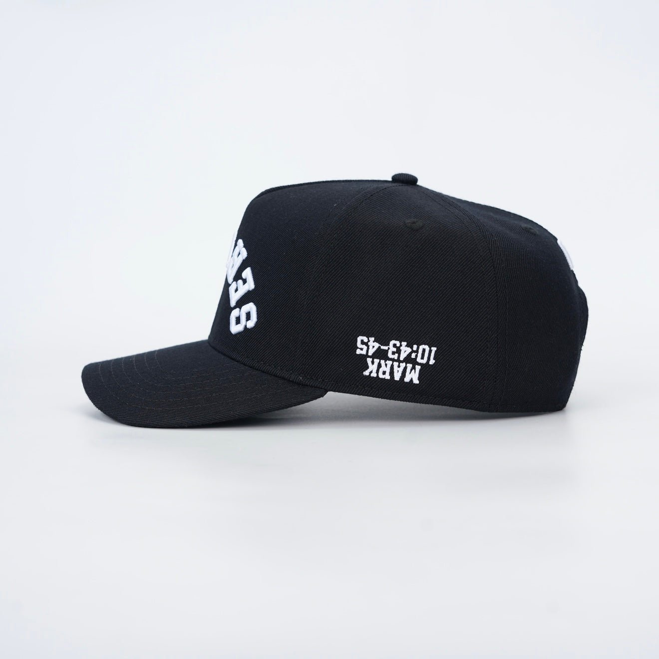 SERVANT Premium Wool Blend SnapBack - Black/White