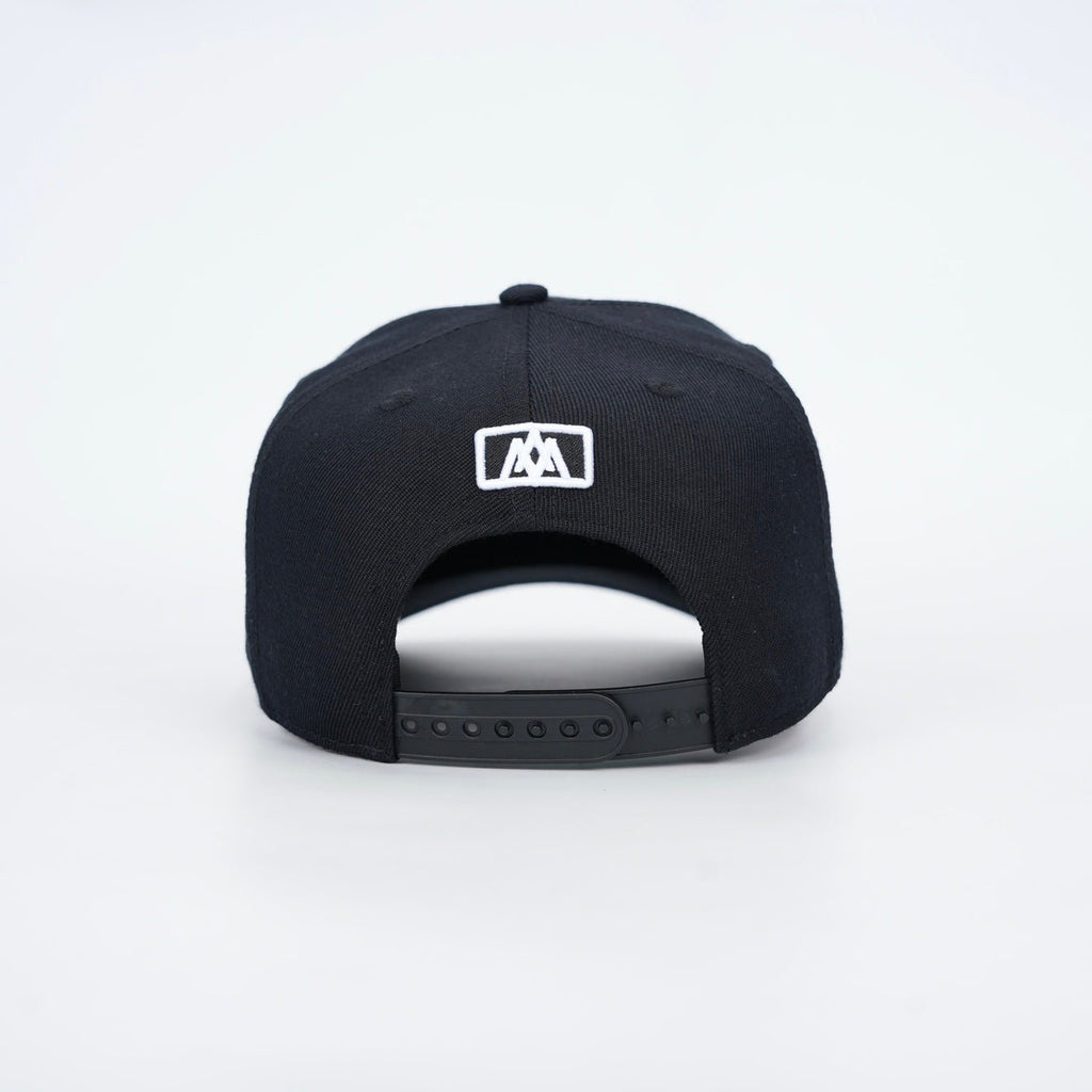 SERVANT Premium Wool Blend SnapBack - Black/White